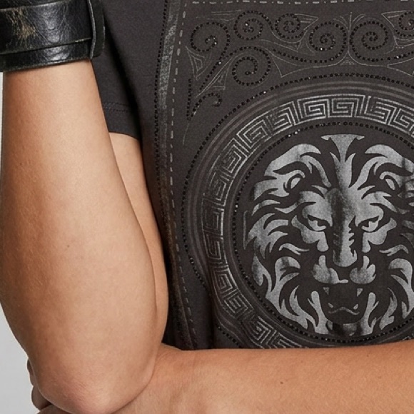 Shadow-Foil Lion Tee - Picture 5 of 5